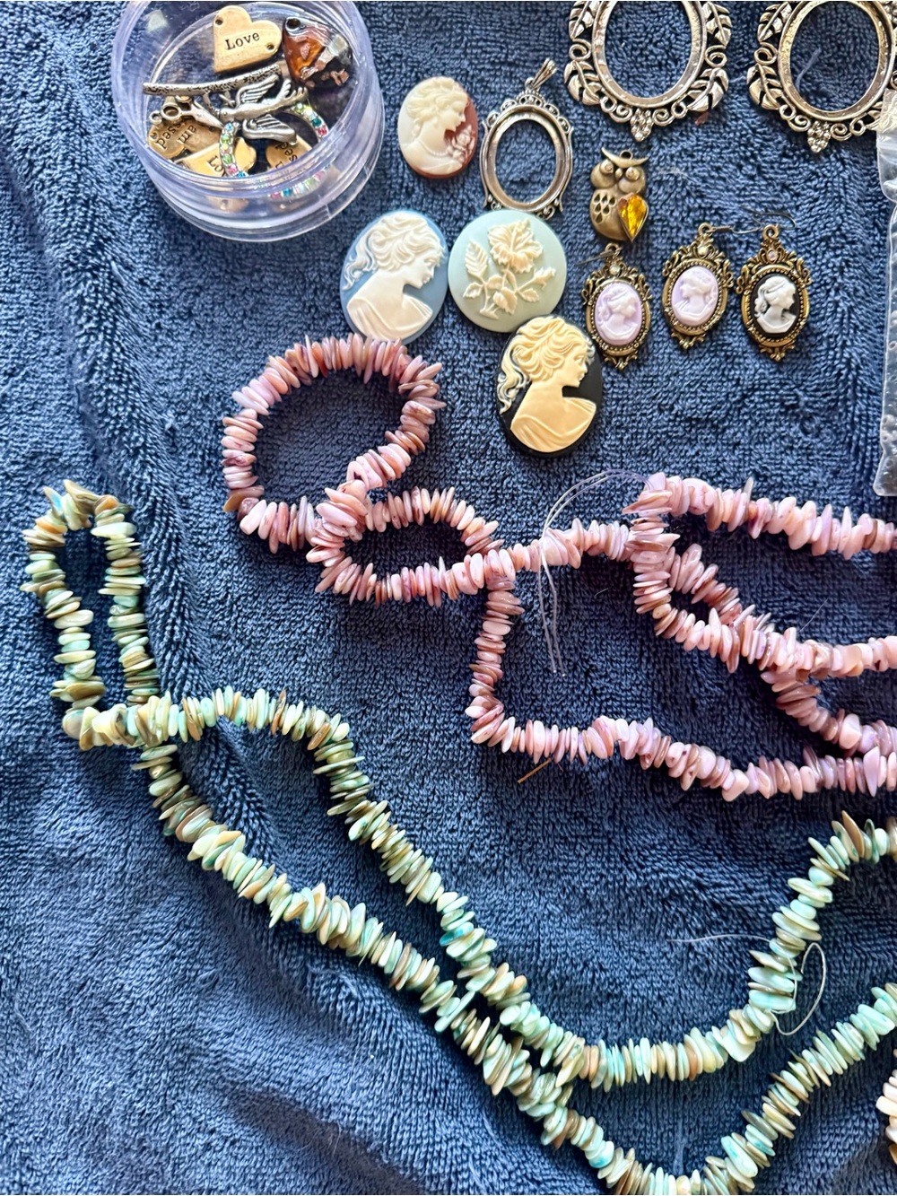 Large Jewelry Making Supplies & Beading Lot – Estate Find – 4 lbs 11.9 oz - Picture 12 of 16